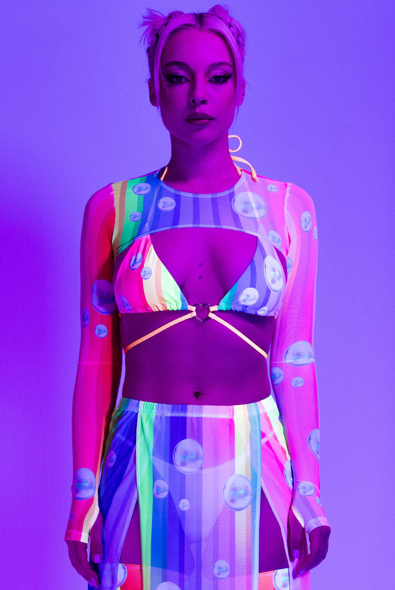 bubble-trouble-two-piece-top-close-view-uv