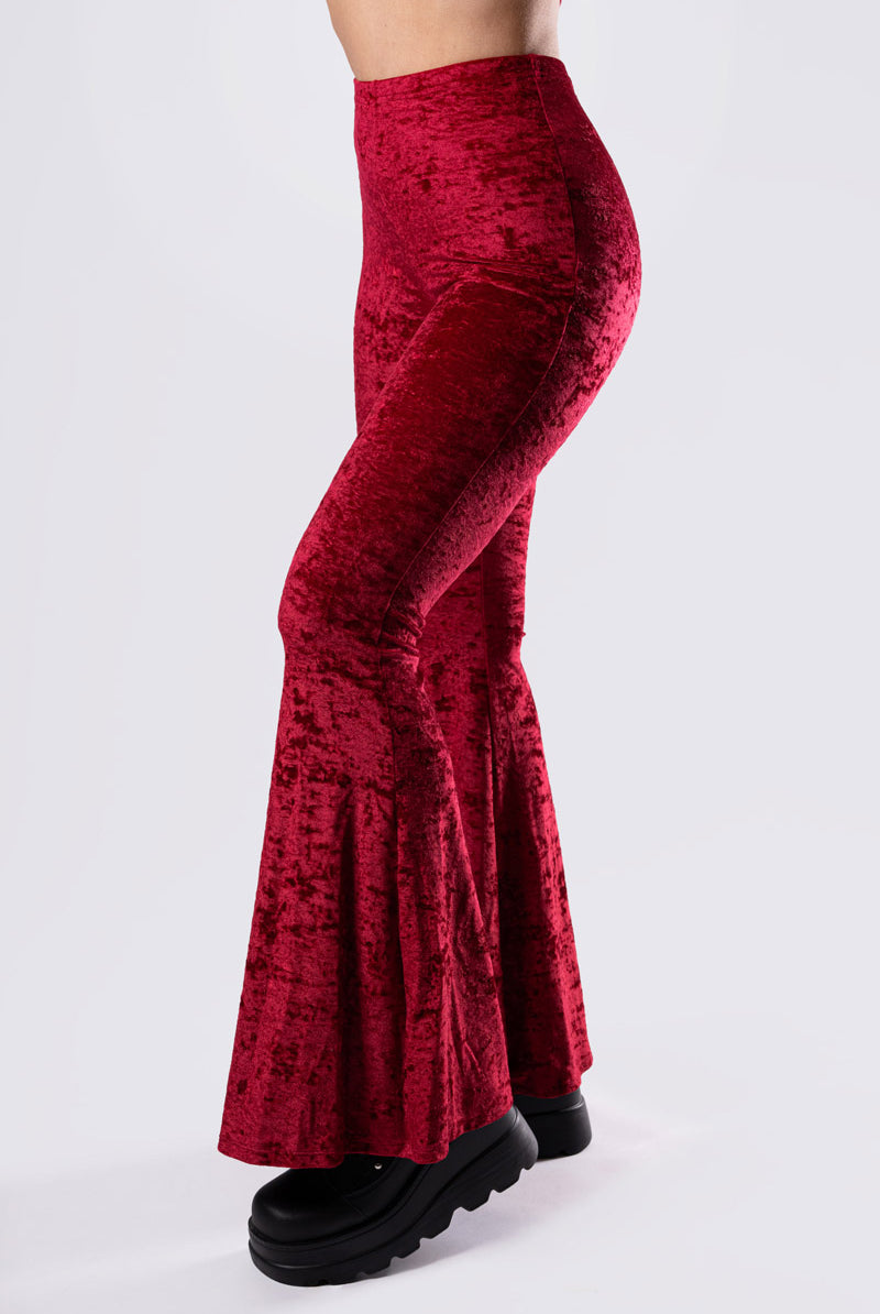 crimson-kiss-flare-pants-set-red-velvet-close-view_d7ee99da-bcd7-4ab8-bc1a-a5cbd06a8487