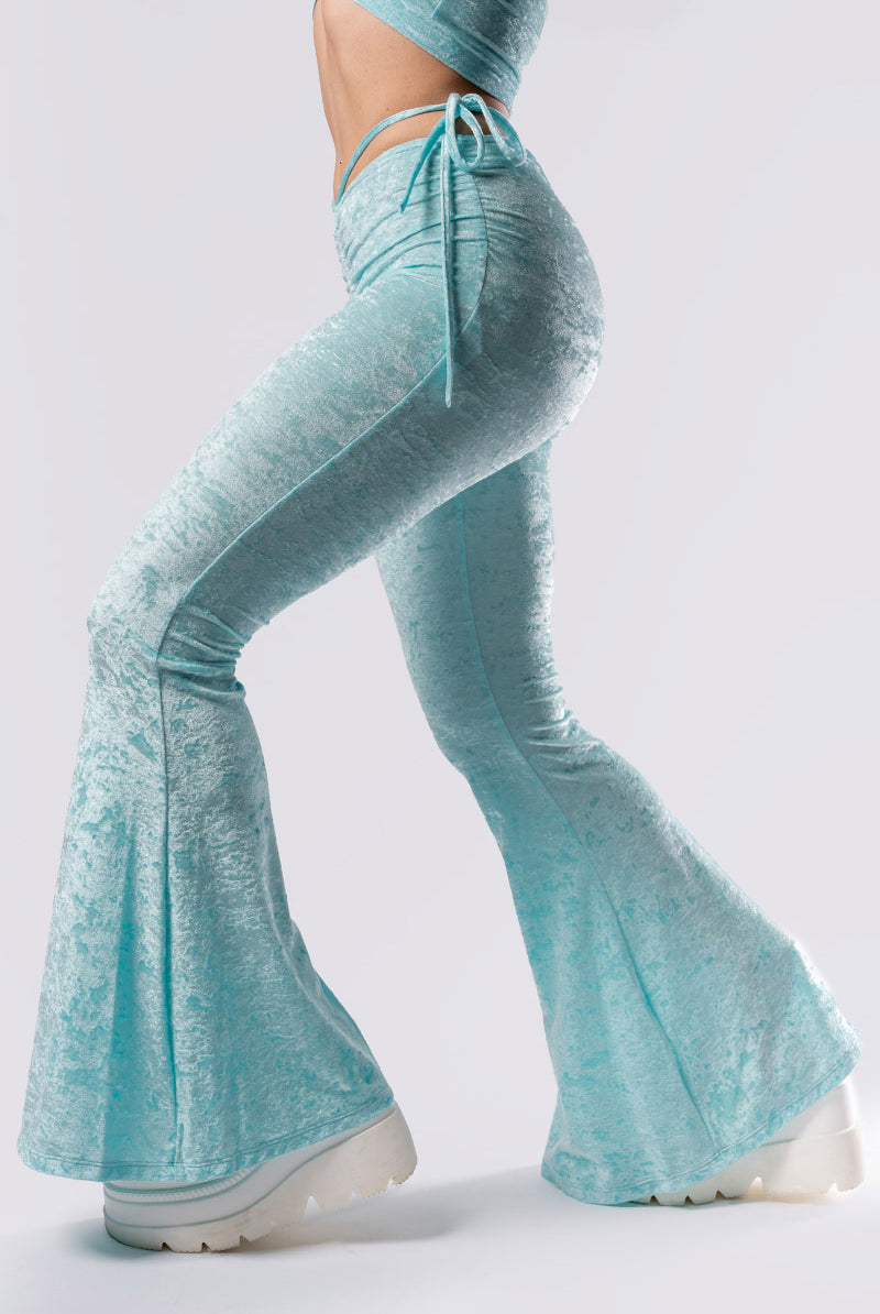 daydream-flare-pants-set-blue-velvet-close-side-view