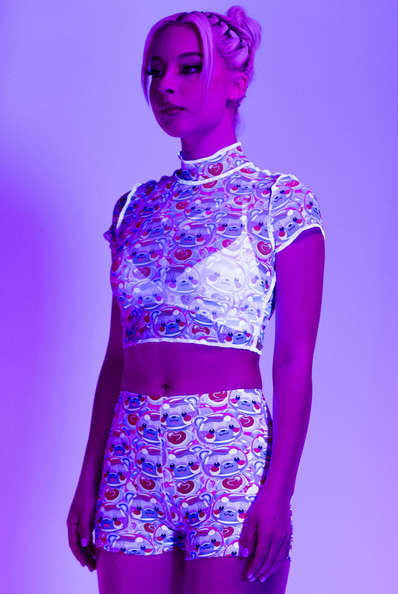 gummy-dummy-mesh-mock-neck-crop-tee-side-view-uv