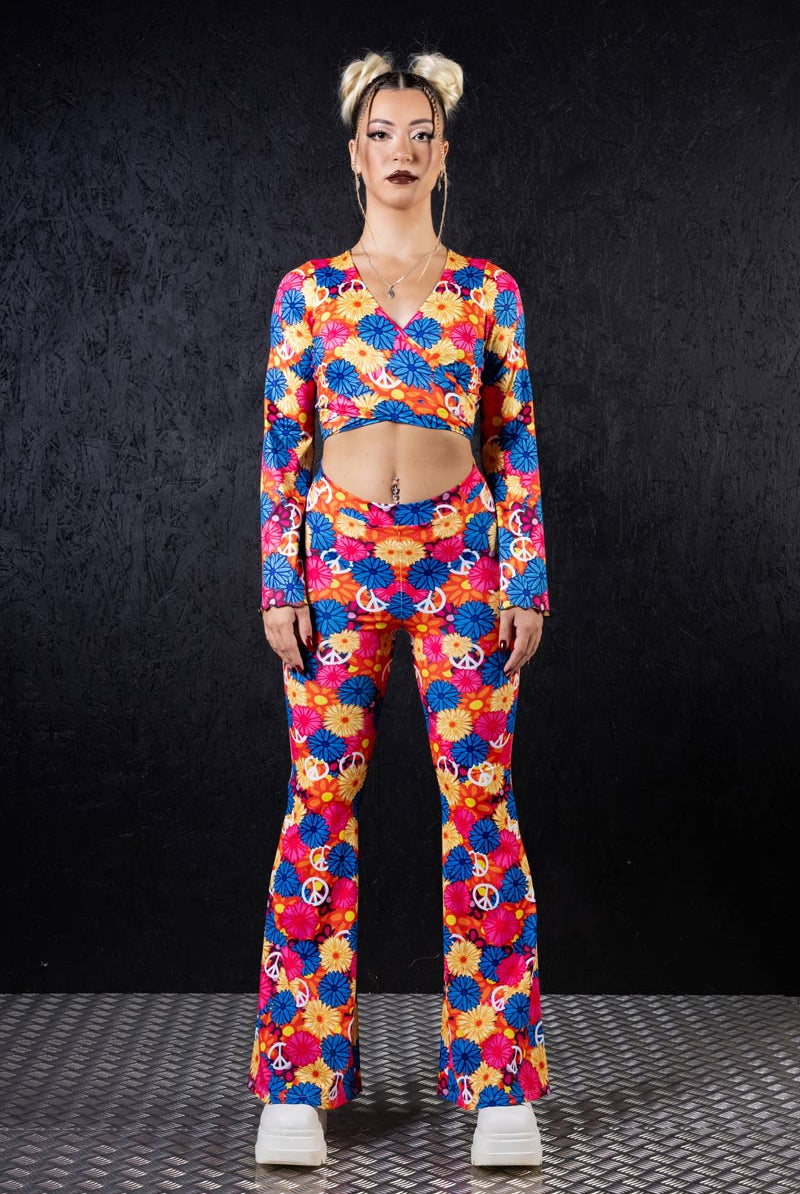 hippie-long-sleeved-tie-knot-crop-top-front-view