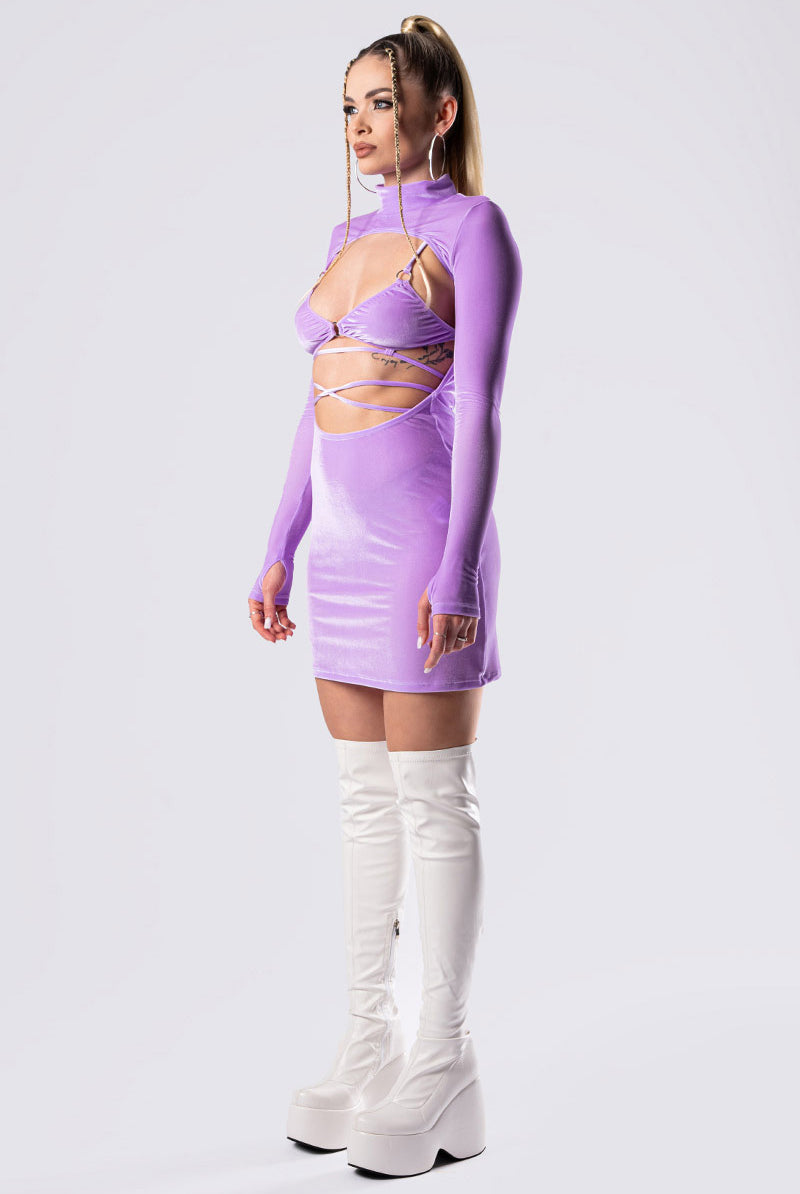 lilac-dream-open-front-dress-purple-velvet-side-view_ff6ebb83-80f0-4a6f-a8a3-a0775b78053f