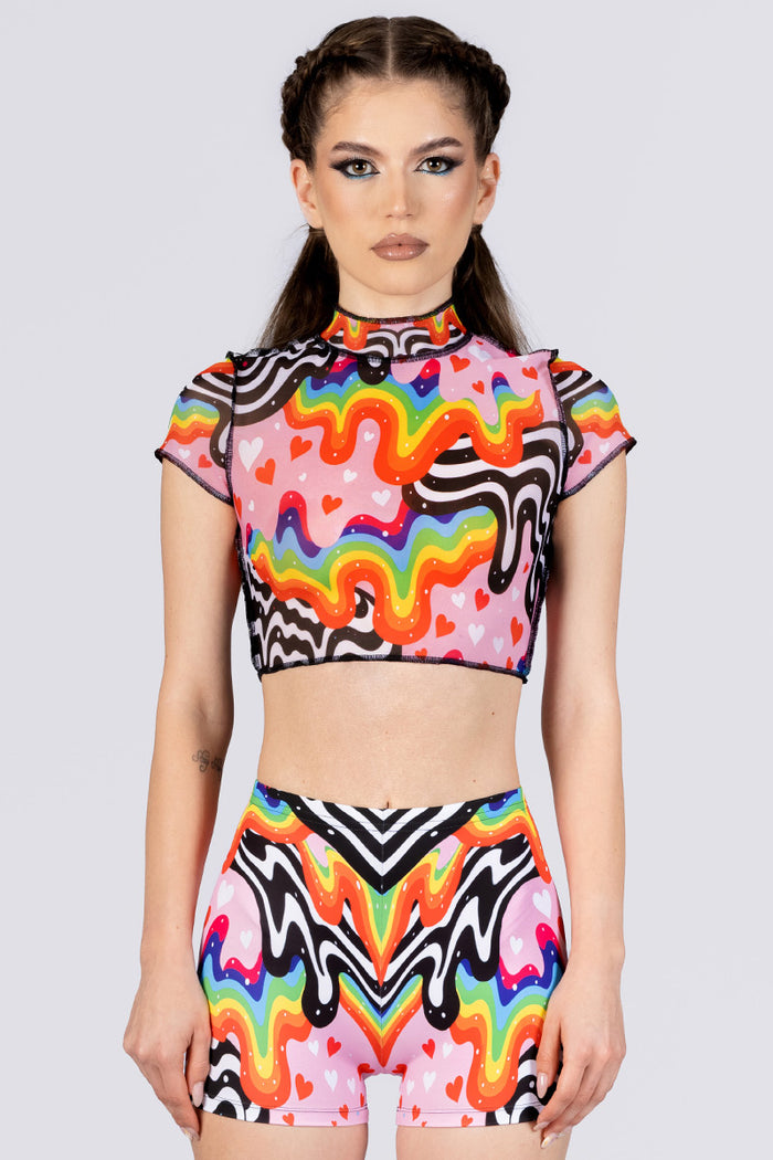 melty-love-high-waisted-shorts-set-close-view