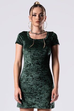 moss-babe-short-sleeve-bodycon-dress-green-velvet-close-view_ca27d03e-4aab-478a-ad09-679d40871613