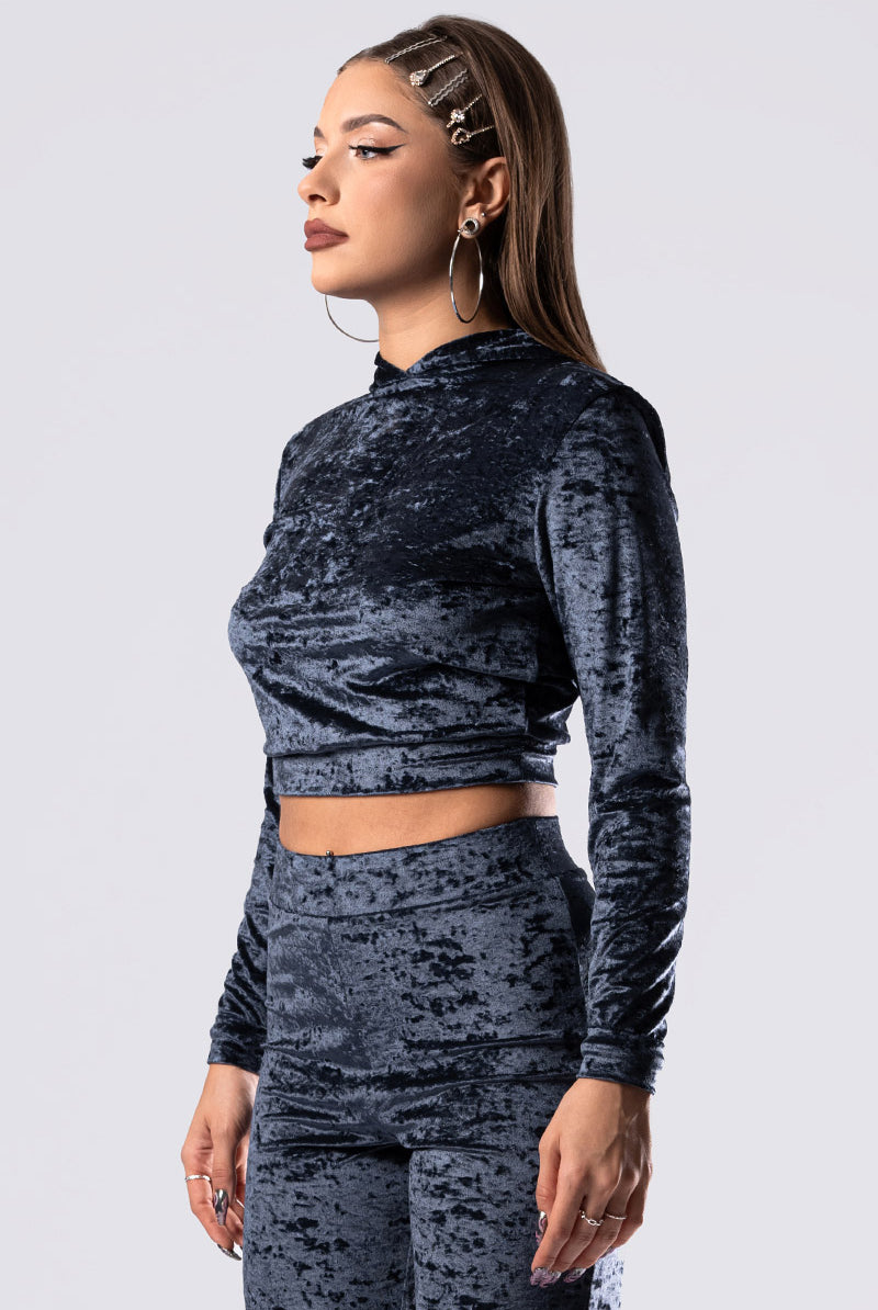 nightshade-cropped-hoodie-blue-velvet-close-side-view