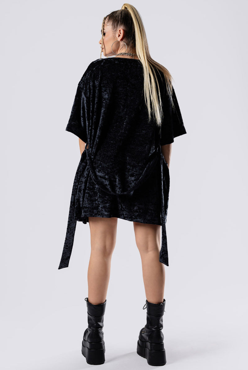 obsidian-muse-robe-back-view-black-velvet