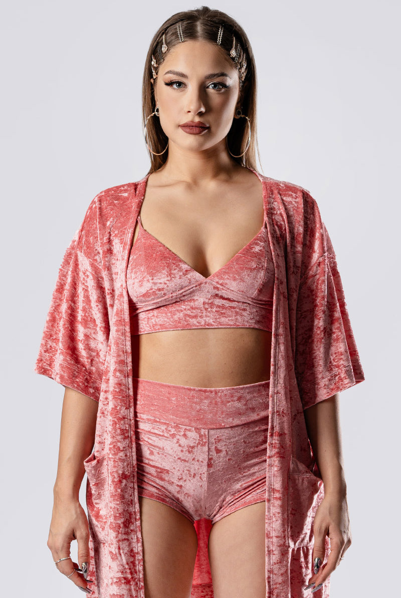 pink-champagne-robe-pink-velvet-close-front-view