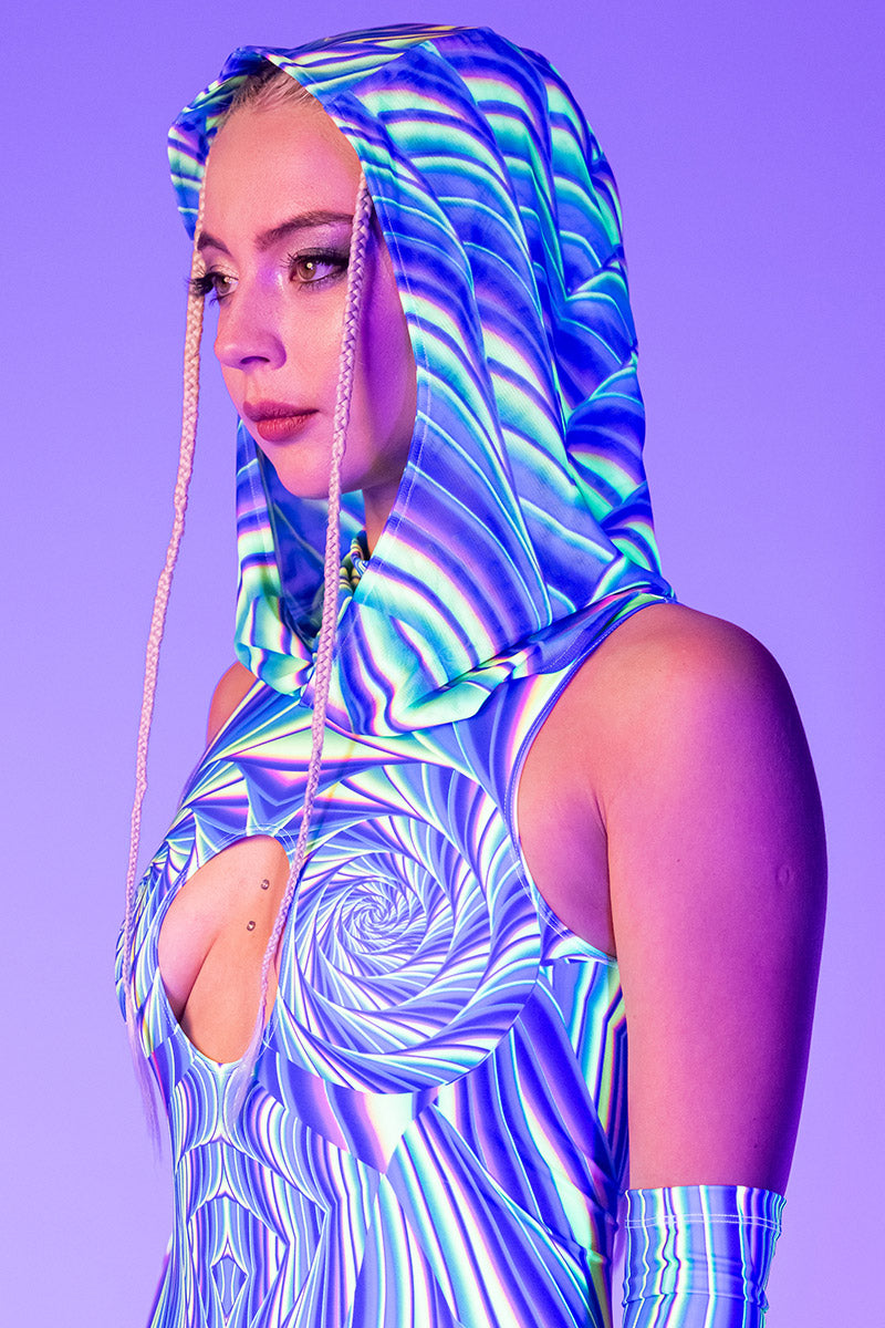 Rave Spectrum Hood Close UV View