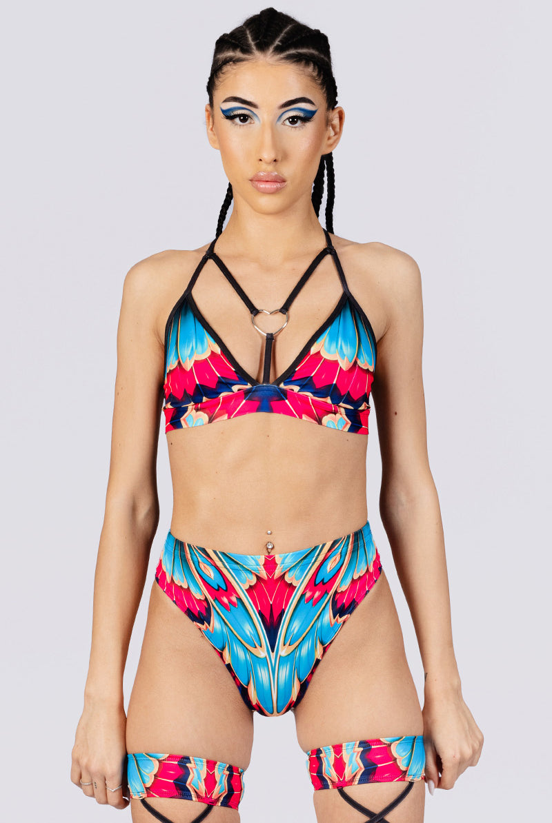 skypetal-fae-strappy-heart-ring-bra-top-close-view