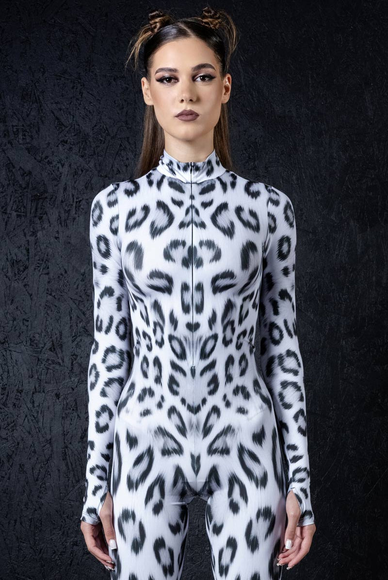 snow-leopard-costume-close-view