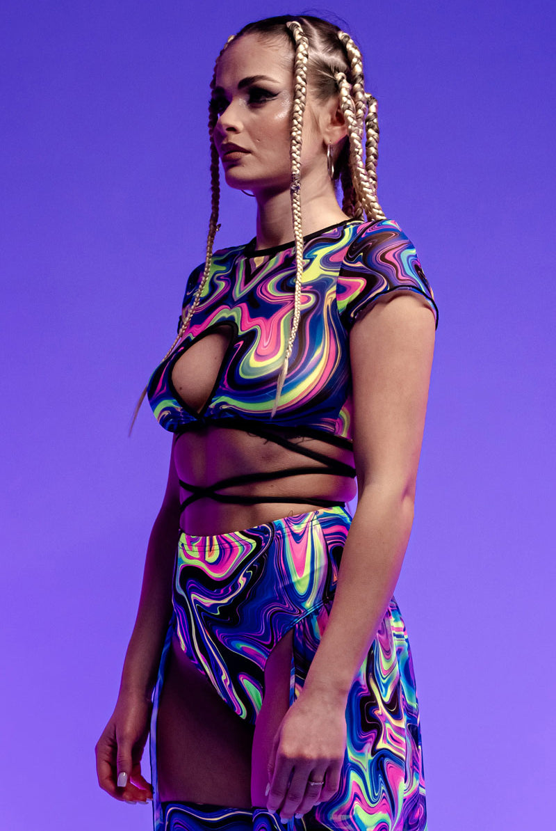 total-obsession-strappy-top-uv-close-side-view