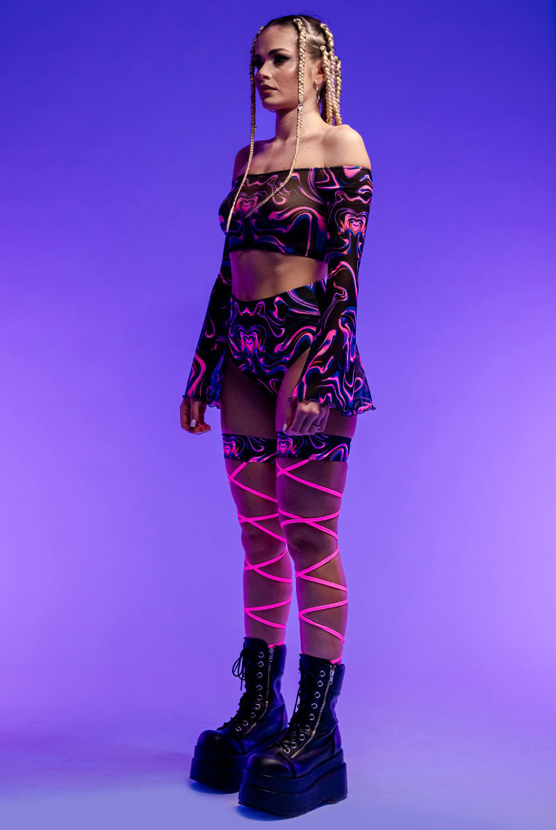 twisted-love-shorts-set-uv-side-view