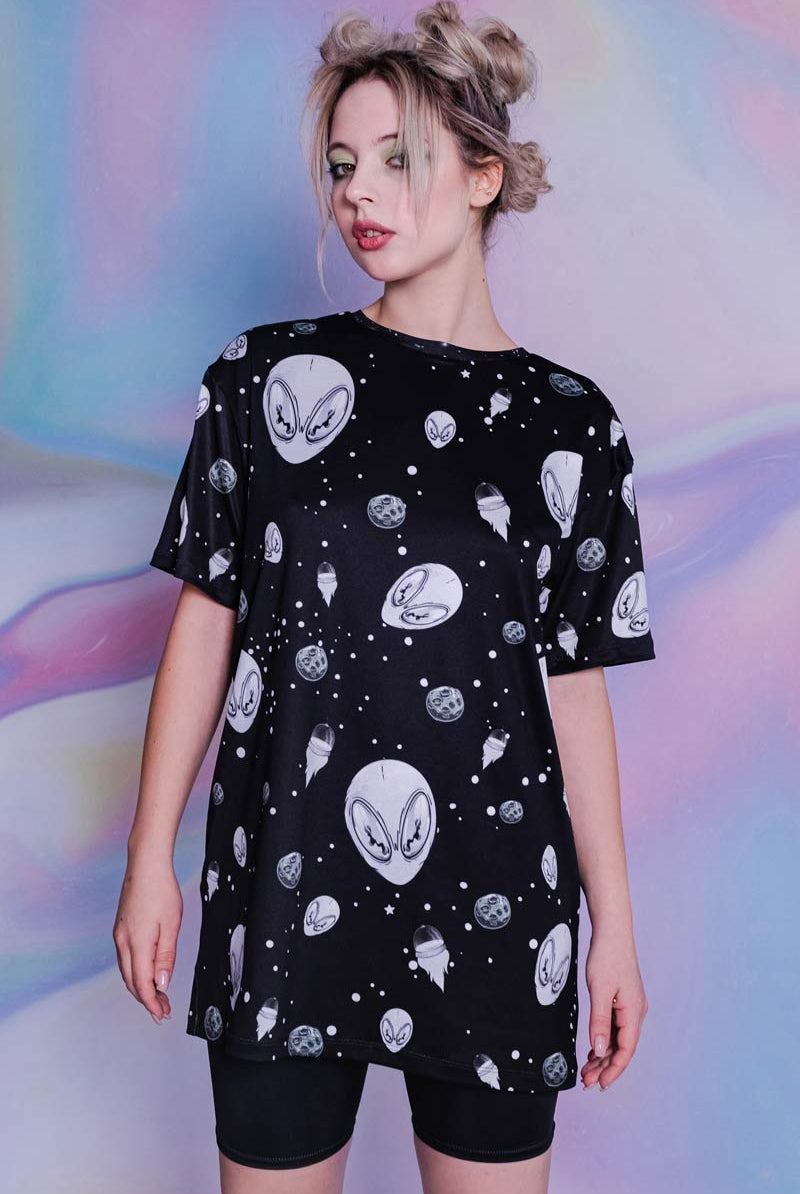 Black Alien Heads Tee Front View