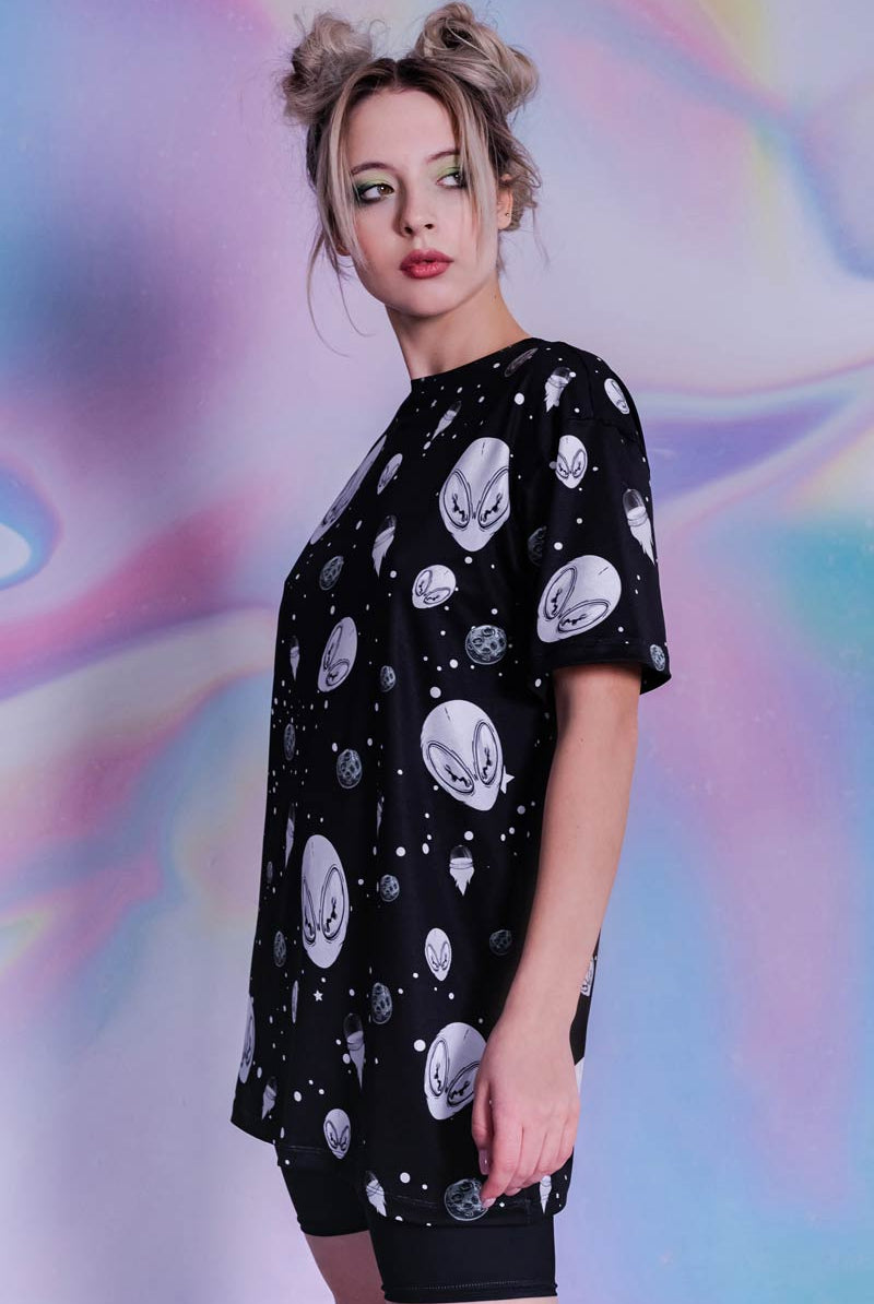 Black Alien Heads Tee Side View