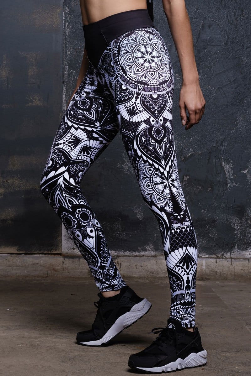 Snug Fit Active Ankle-Length Printed Tights in Black ( Size S | Size M |  Size L | Size XL | Size XXL ) » BRITHIKA Luxury Fashion