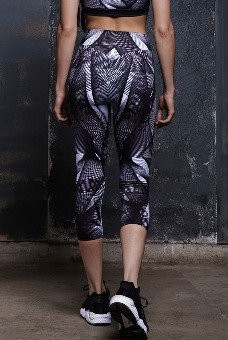 Black Hypnotic Workout Capri Leggings Close View