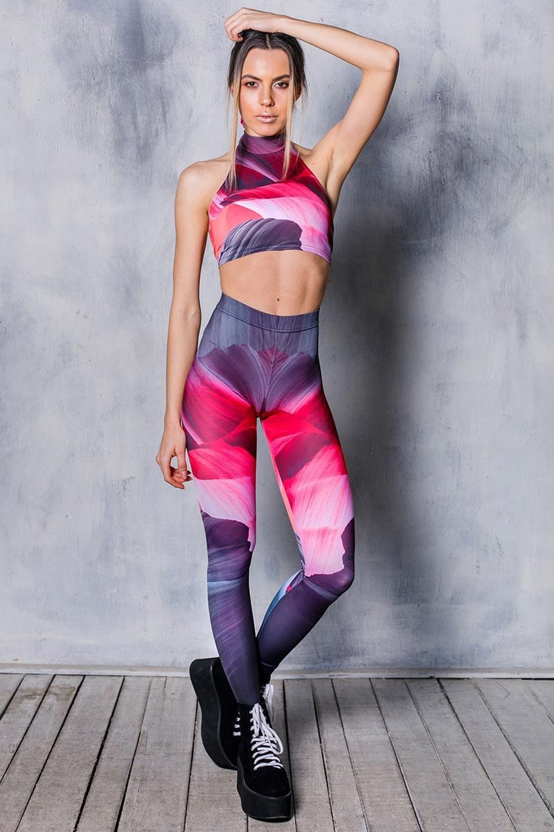 Pink Wave Leggings Front View